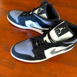 Jordan 1 Black and Silver